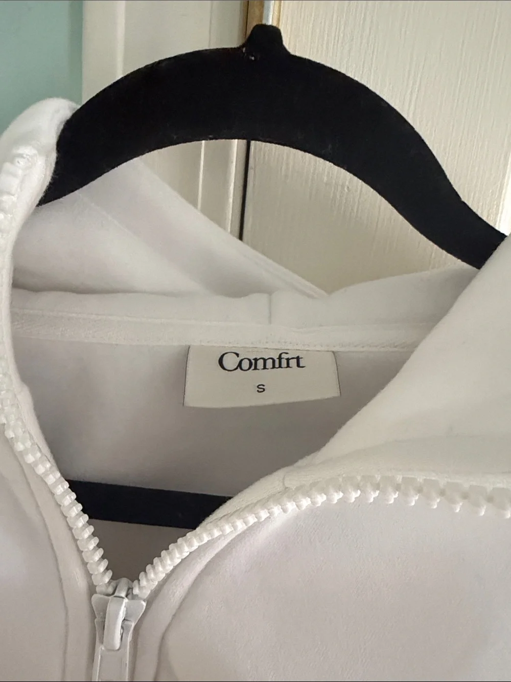 Comfrt Cloud White Zip-Up Hoodie with Hood - Picture 2 of 5